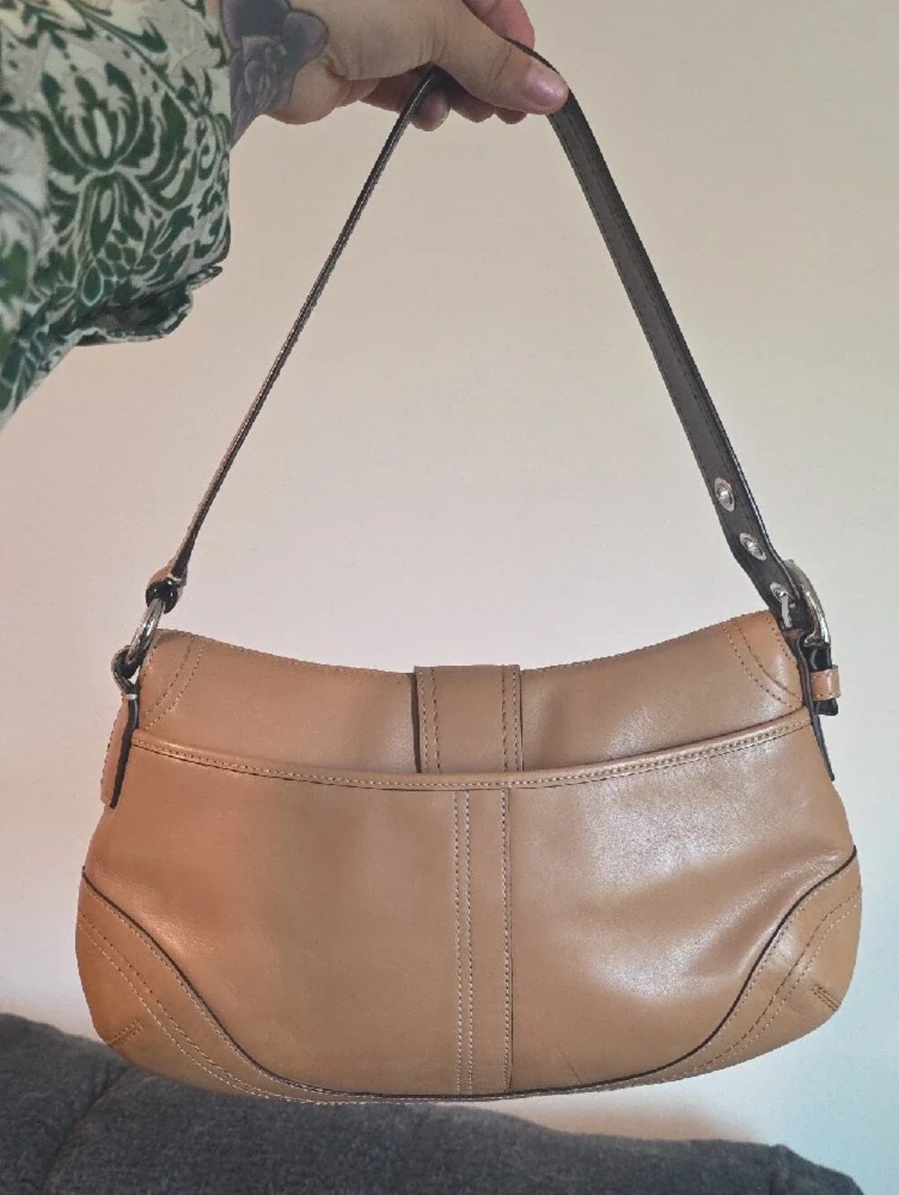 Coach Soho Leather Shoulder Bag with Silver Hardware Rare Camel Tanq